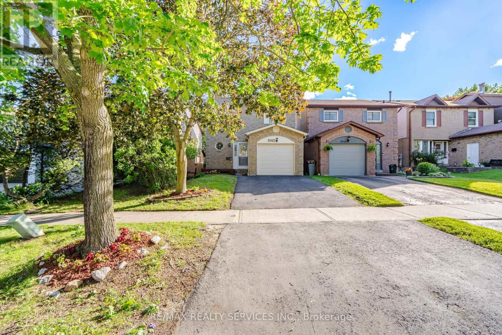 Property Photo:  1842 Cricket Lane  ON L1V 3J3 