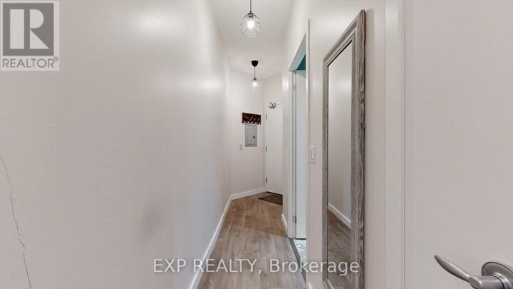 Property Photo: 8 York Street 2404 ON M5J 1R2