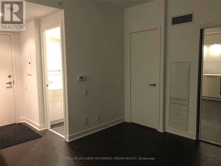 Property Photo:  15 Grenville Street 1904  ON M4Y 1A1 