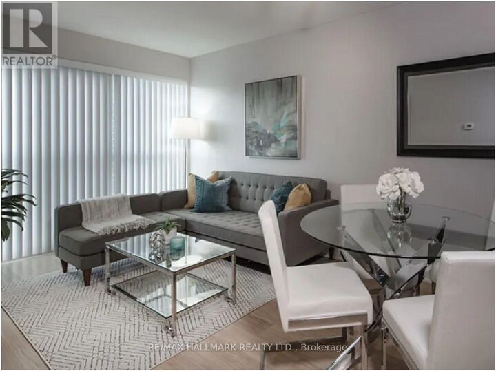 Property Photo: 570 Bay Street 502 ON M5G 0B2