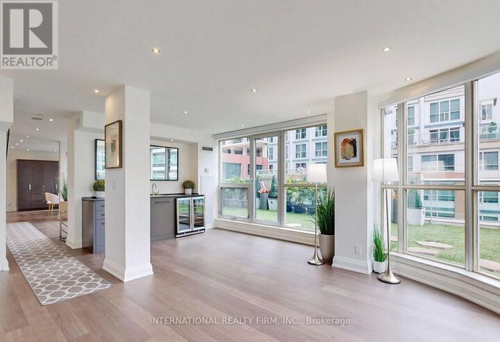 Property Photo:  36 Blue Jays Way 1132  ON M5V 3T3 