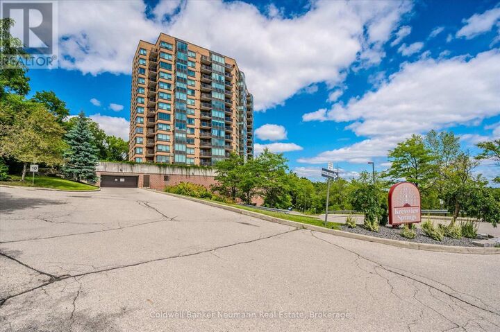 Property Photo:  237 King Street West 1106  ON N3H 5L2 