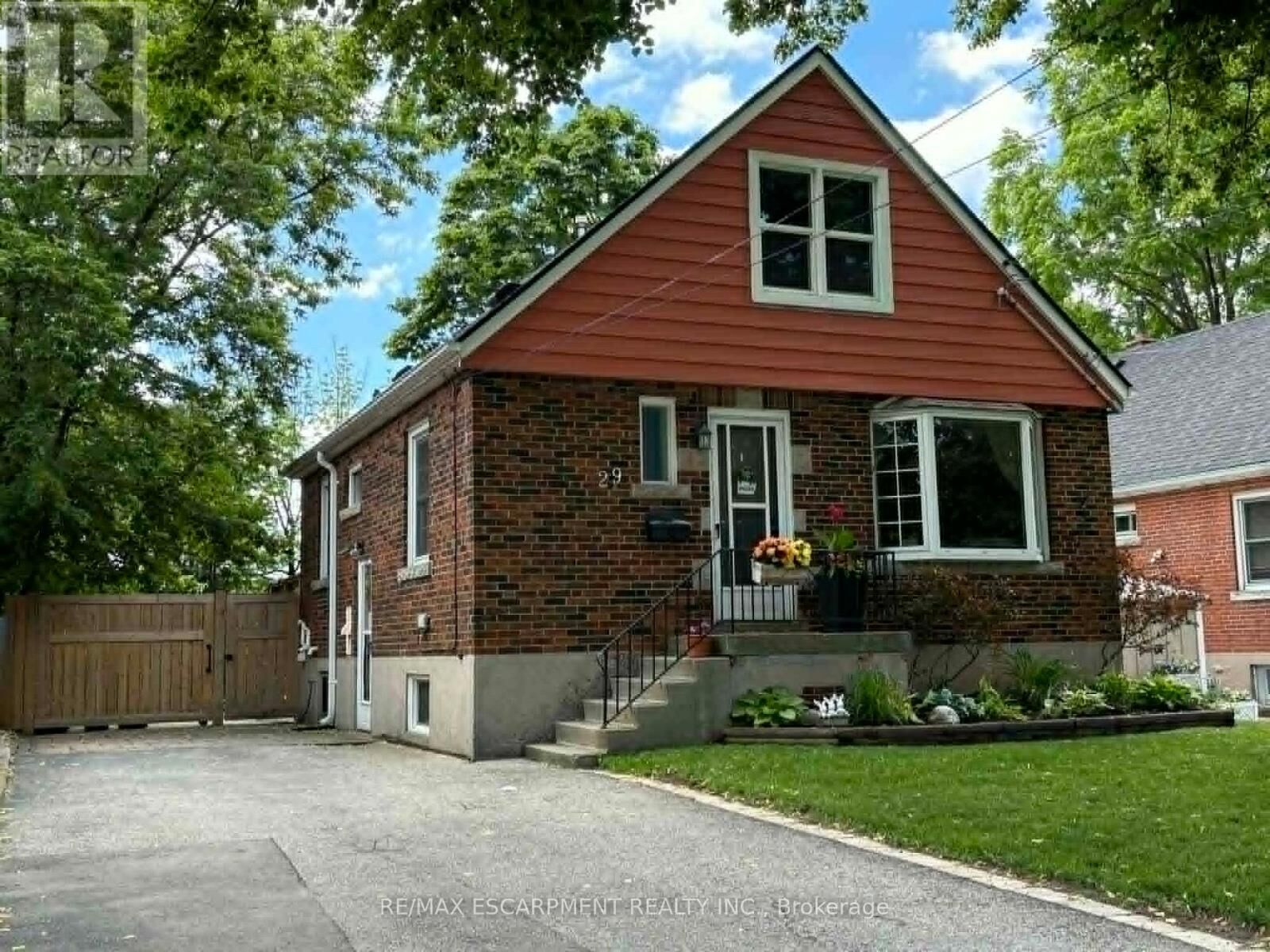 Property Photo: 29 East 41st Street Lower ON L8T 2Z4