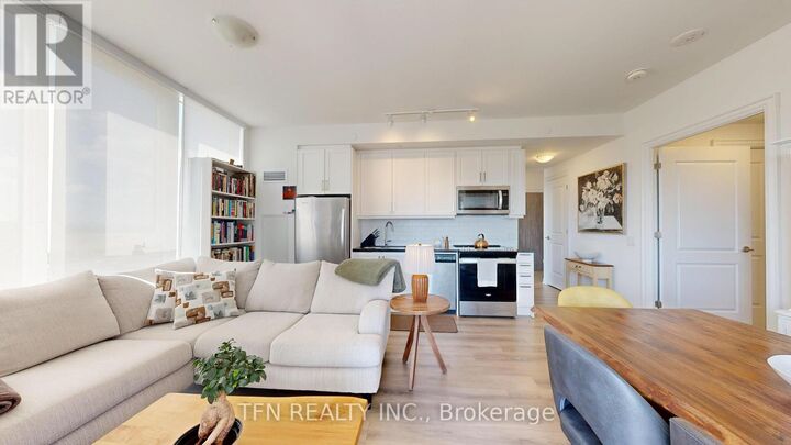 Property Photo: 10 Gatineau Drive West 602 ON L4J 0L2