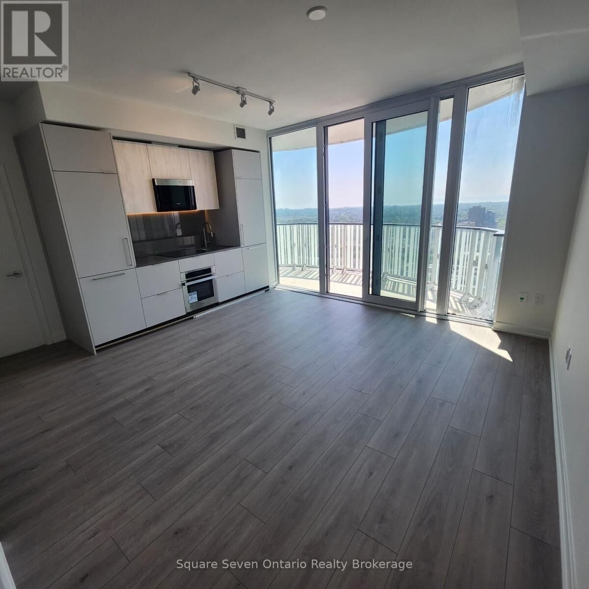 Property Photo: 1 Fairview Road 3002 ON L5A 4C6