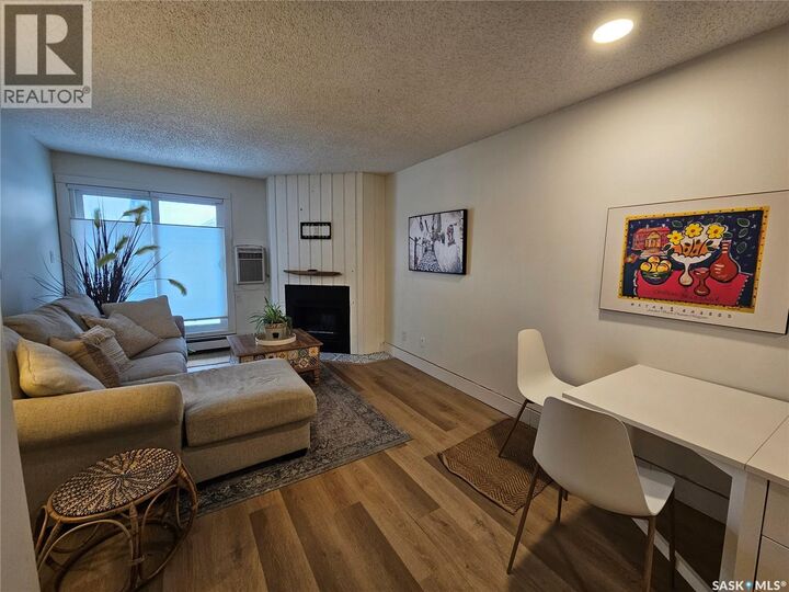 Property Photo:  207 512 4th Avenue N  SK S7K 2M7 