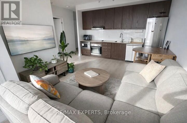 Property Photo: 7 Kenaston Gardens 801 ON M2K 0E9