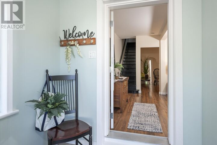 Property Photo:  324 Franklin St S  ON P7E 1R3 