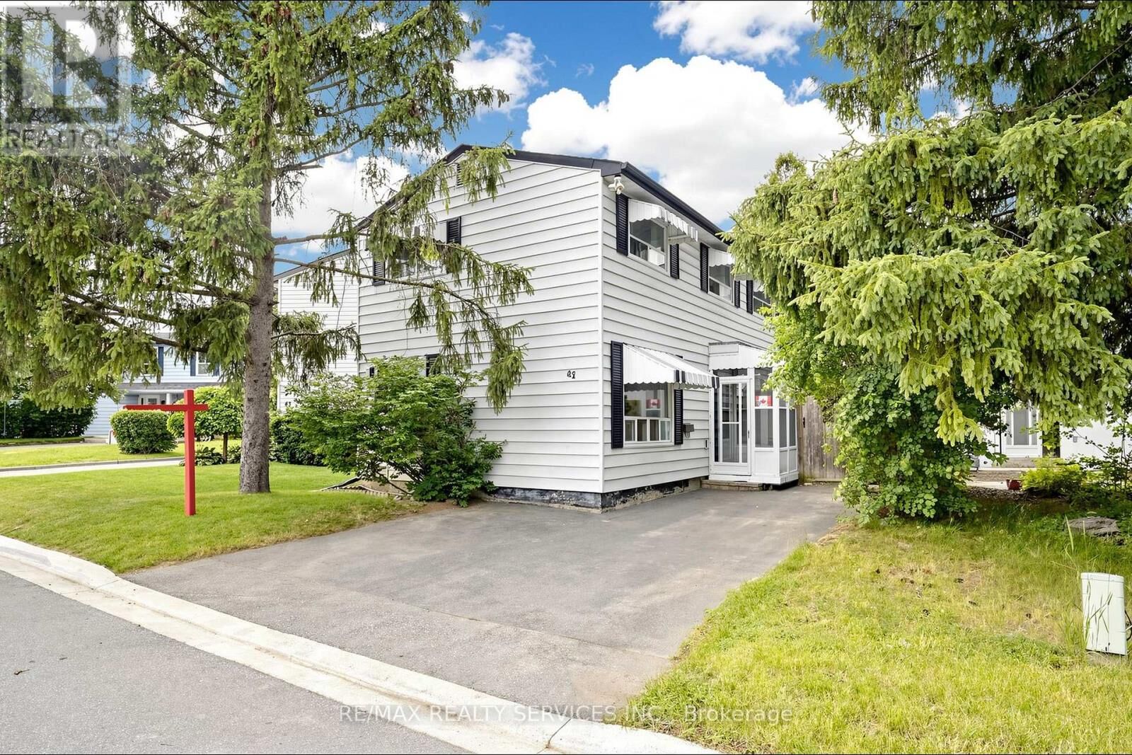 Property Photo:  41 Huntingwood Crescent  ON L6S 1S5 