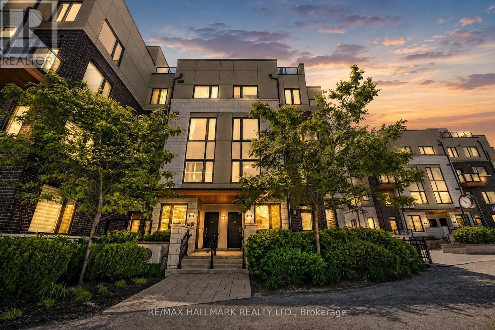Property Photo:  1555 Kingston Road 212  ON L1V 0E9 