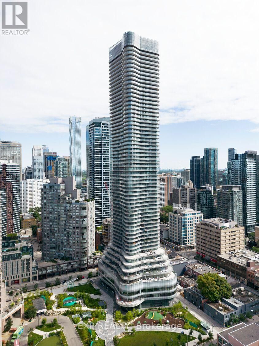 Property Photo:  11 Wellesley Street West 1605  ON M4Y 0G4 