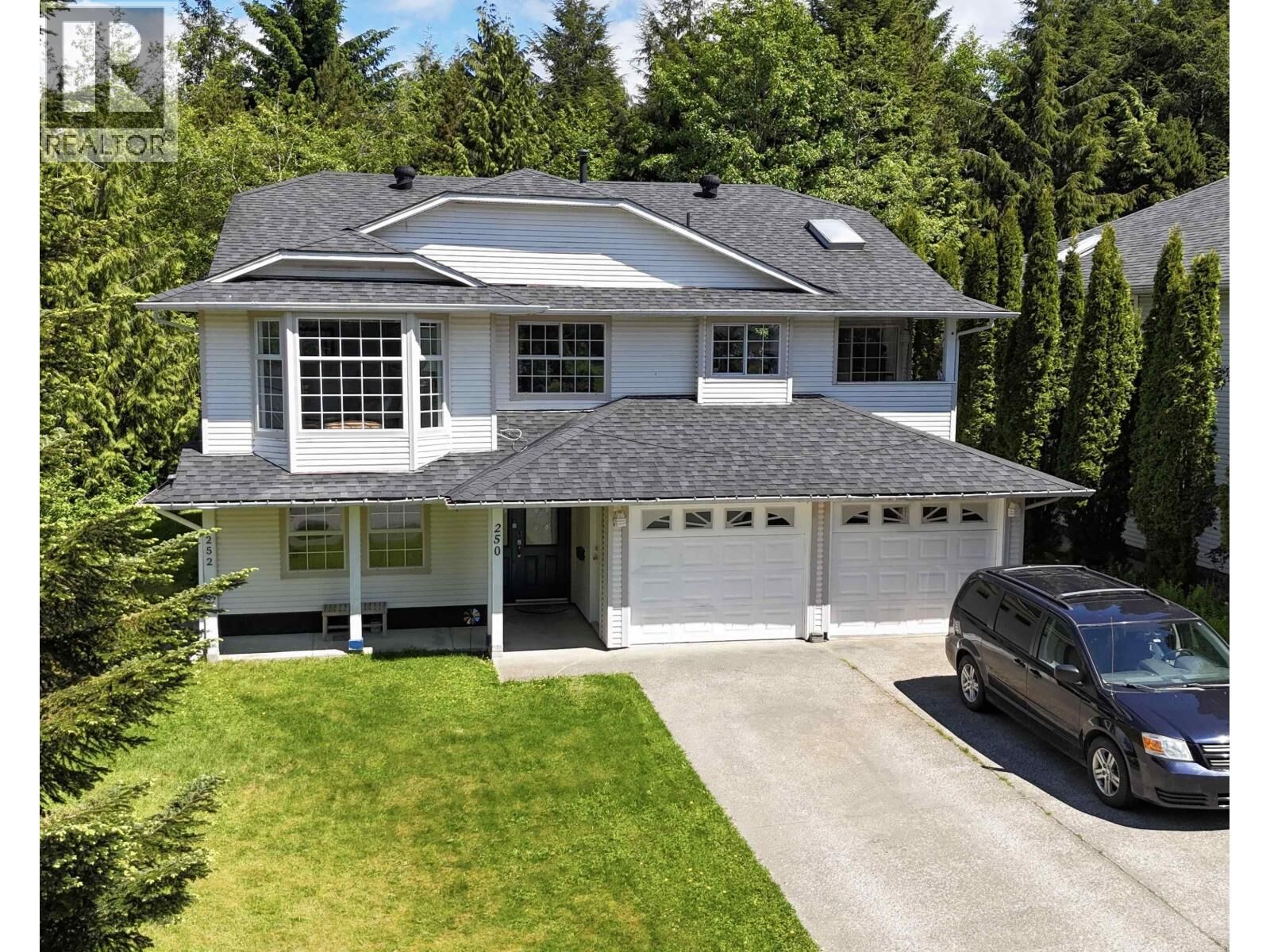 Property Photo:  250 Heron Road  BC V8J 4G6 