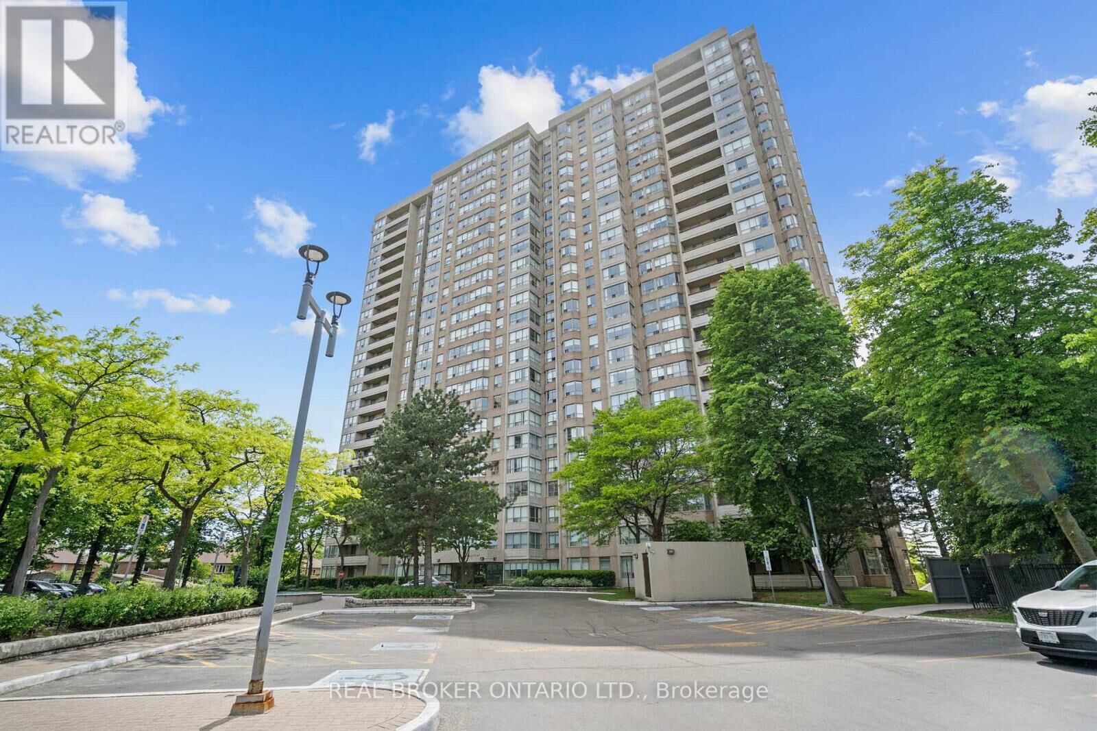 Property Photo: 30 Malta Avenue 1603 ON L6Y 4S5