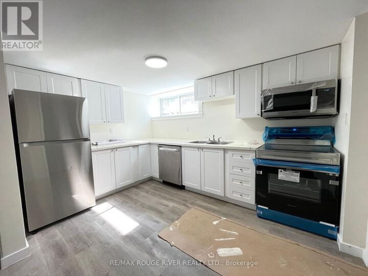 Property Photo:  95 Diffin Drive  ON L3C 2K2 