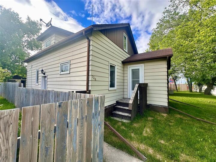 Property Photo:  736 Gordon Avenue  MB R9A 1R8 