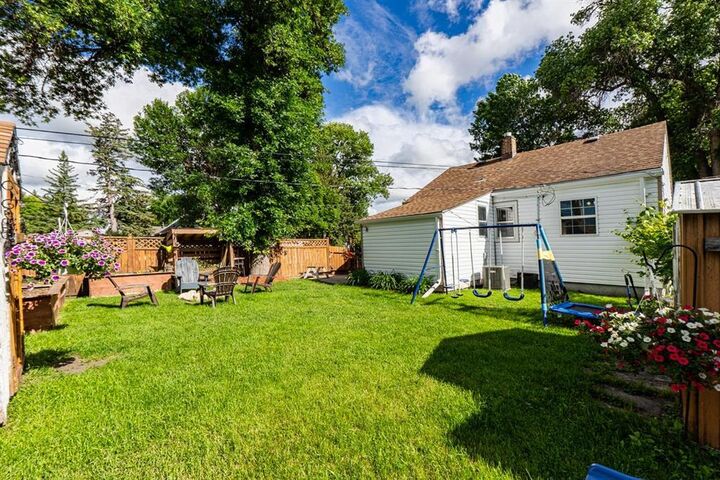 Property Photo:  622 Countess Avenue  MB R1N 0S9 