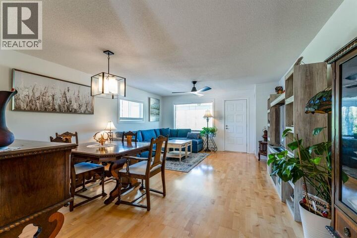 Property Photo: 551 Riverside Drive West AB T0J 0Y2