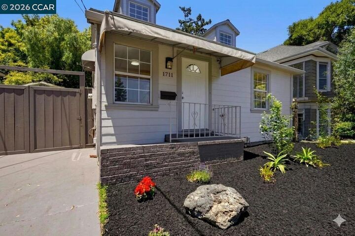 Property Photo: 1711 Willow Street CA 94501