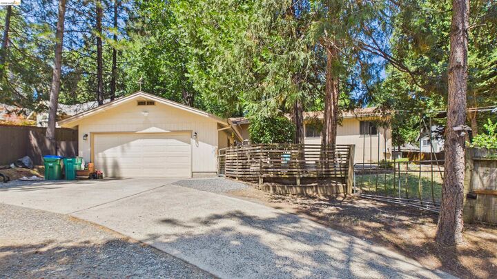 Property Photo:  16961 Columbia River Dr  CA 95370 