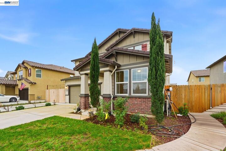 Property Photo:  1444 Meridian St  CA 95337 