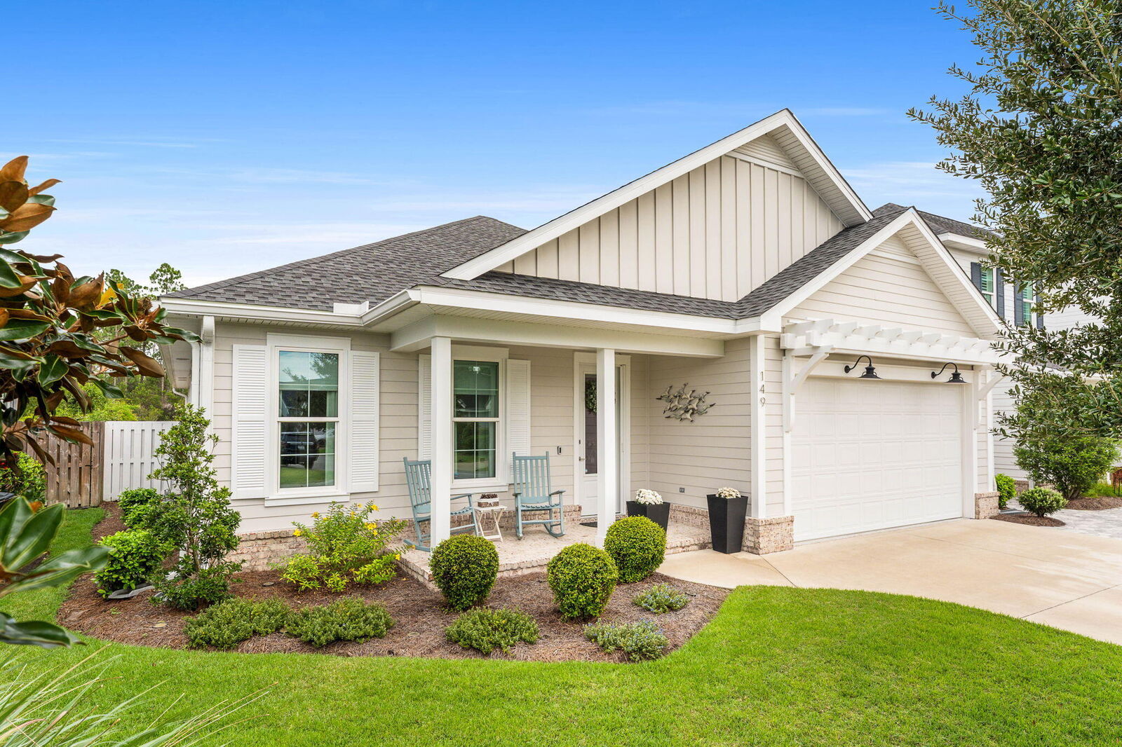 Property Photo: 149 Windrow Way FL 32461