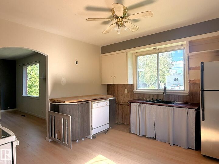 Property Photo: 5028 52 Avenue AB T0C 0P0
