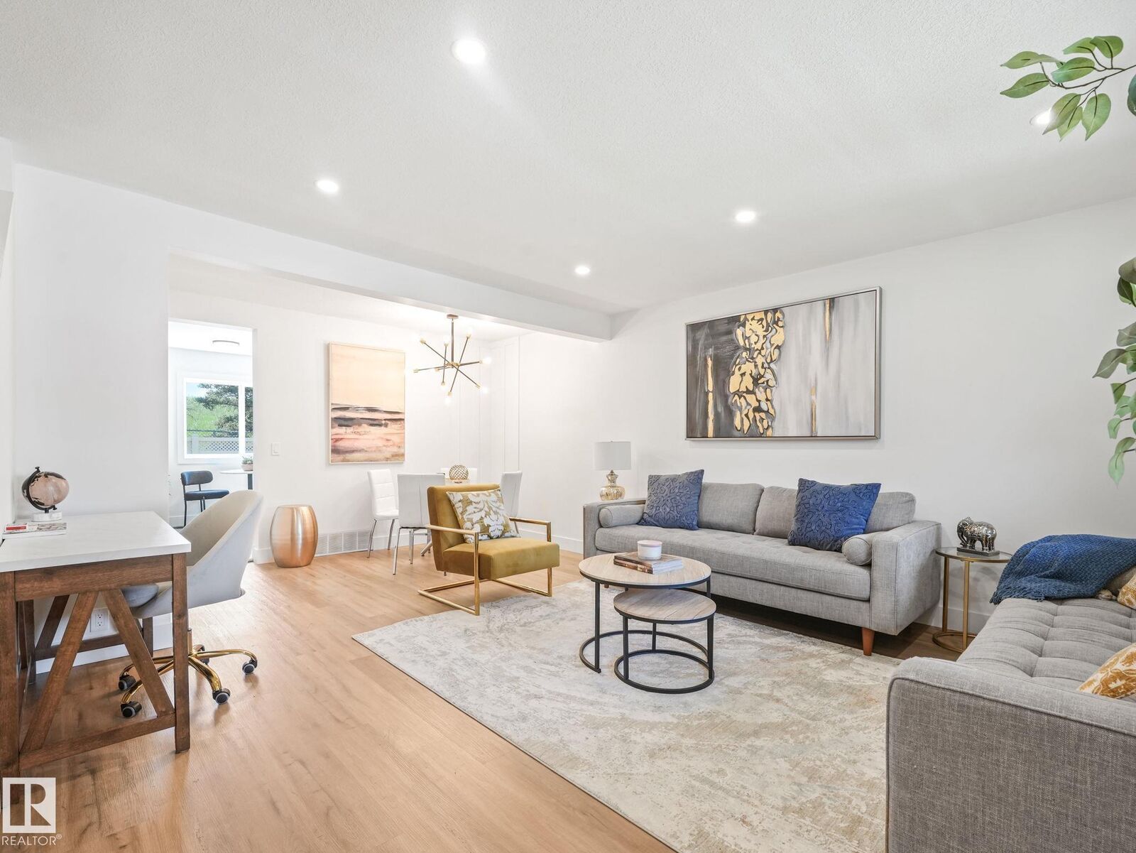 Property Photo: 13833 30 Street NW 10 AB T5Y 2B2