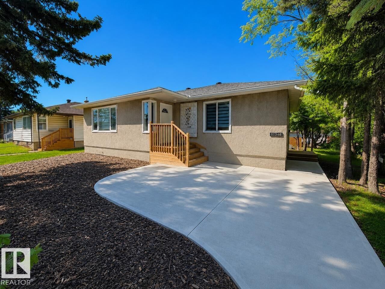 Property Photo: 11348 111 Avenue NW Upper AB T6G 0C9