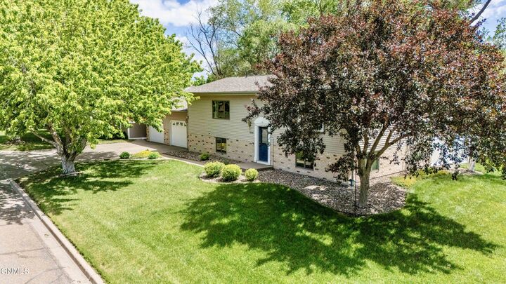 Property Photo:  1000 1st Avenue NW  ND 58523 