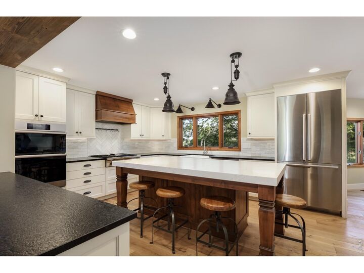 Property Photo:  1000 Rock Ridge Ln  CO 80537 