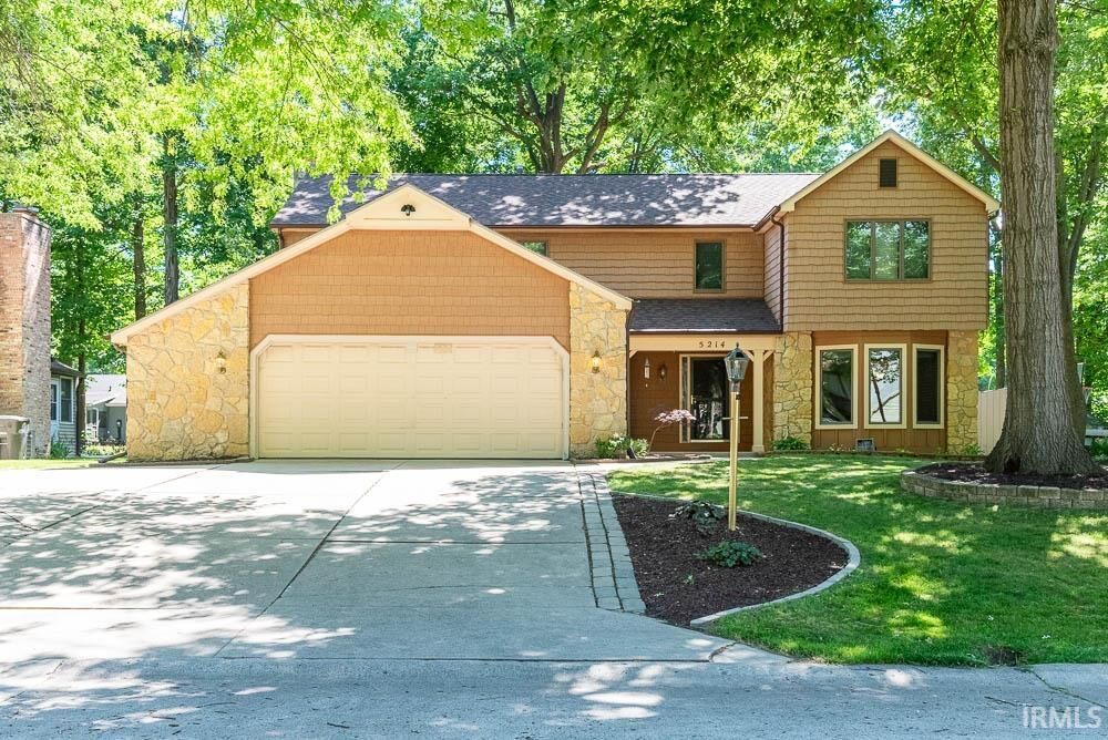 Property Photo: 5214 Willowwood Court IN 46835