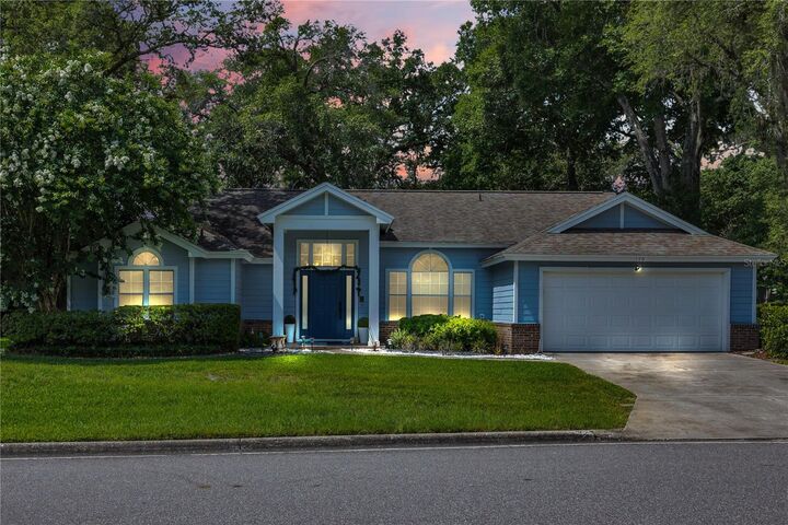 Property Photo: 170 Oak View Circle FL 32746