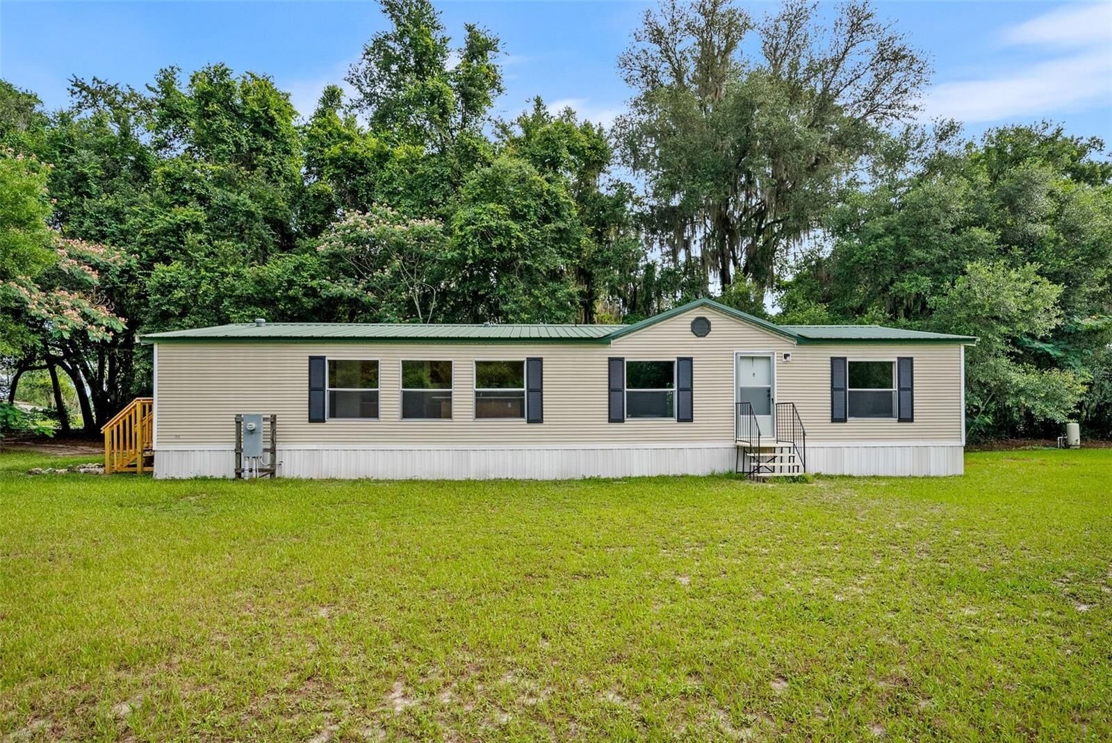 Property Photo:  4296 SE County Road 18  FL 32025 
