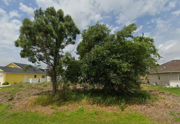 Property Photo:  5463 Graves Terrace  FL 33981 