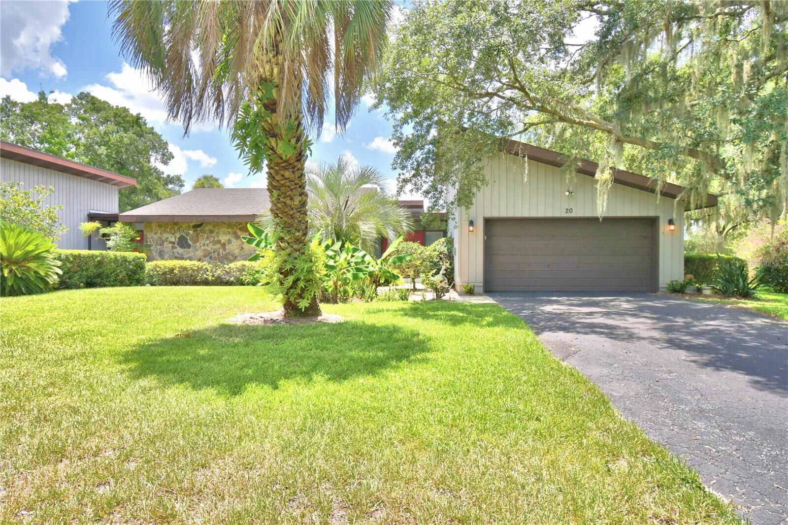 Property Photo:  20 Nottingham Way  FL 33844 