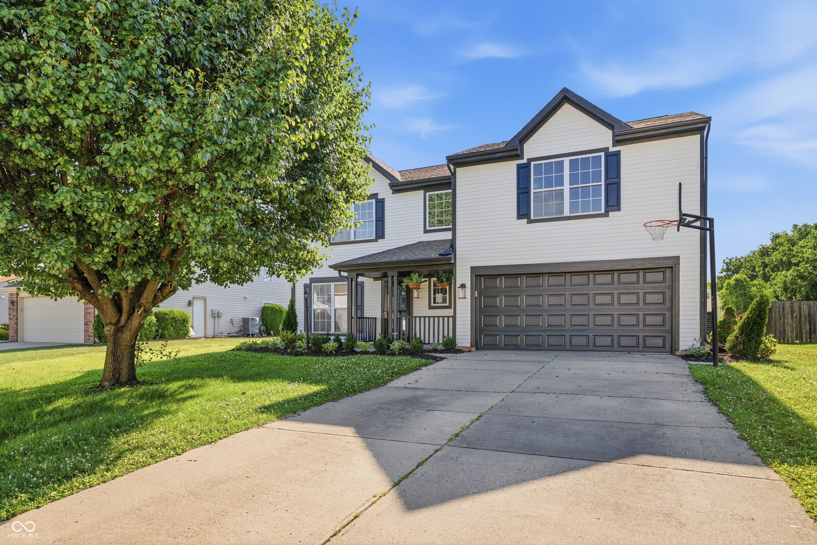 Property Photo:  5711 Thompson Park Boulevard  IN 46237 
