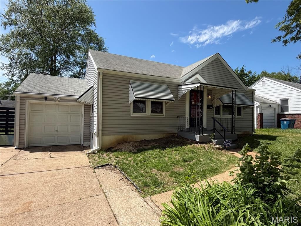 Property Photo: 2456 Wieck Drive MO 63136