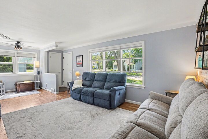 Property Photo:  423 E Glenguile Street  MI 49004 