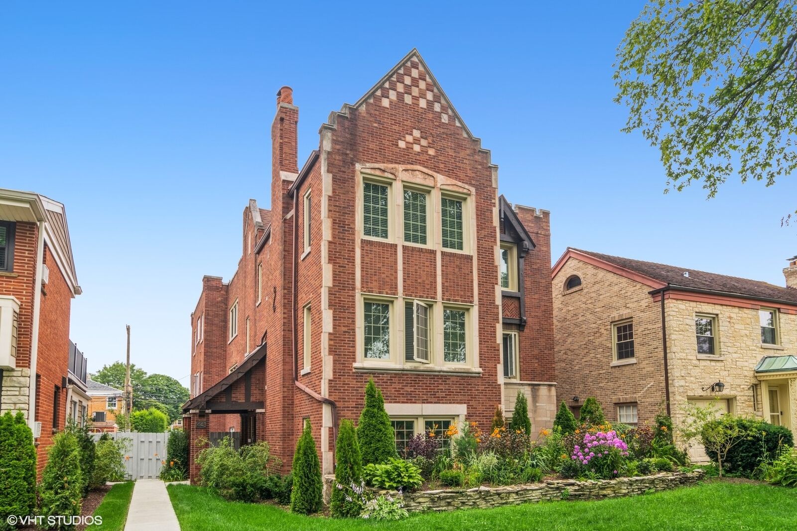 Property Photo: 1443 Bonnie Brae Place Garden IL 60305