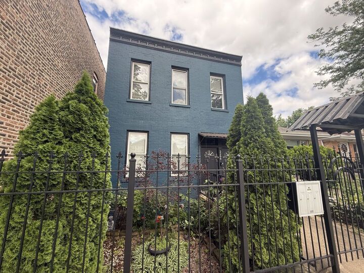 Property Photo:  3266 S Bell Avenue 1  IL 60608 