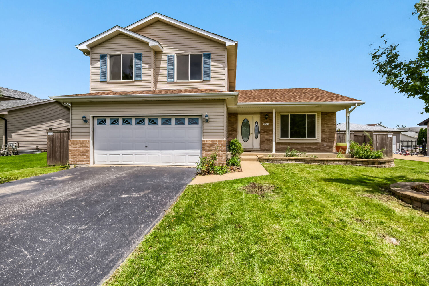 Property Photo: 7005 Cornwall Drive IL 60431