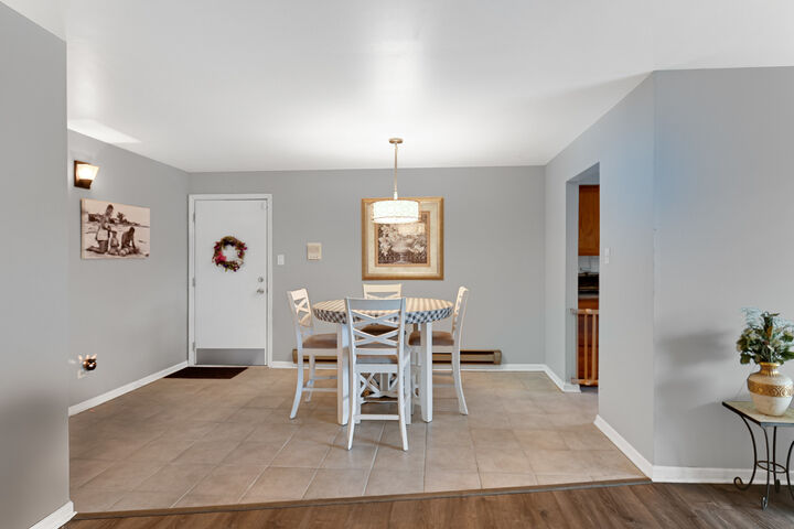 Property Photo: 12850 Crestbrook Court 10 IL 60418