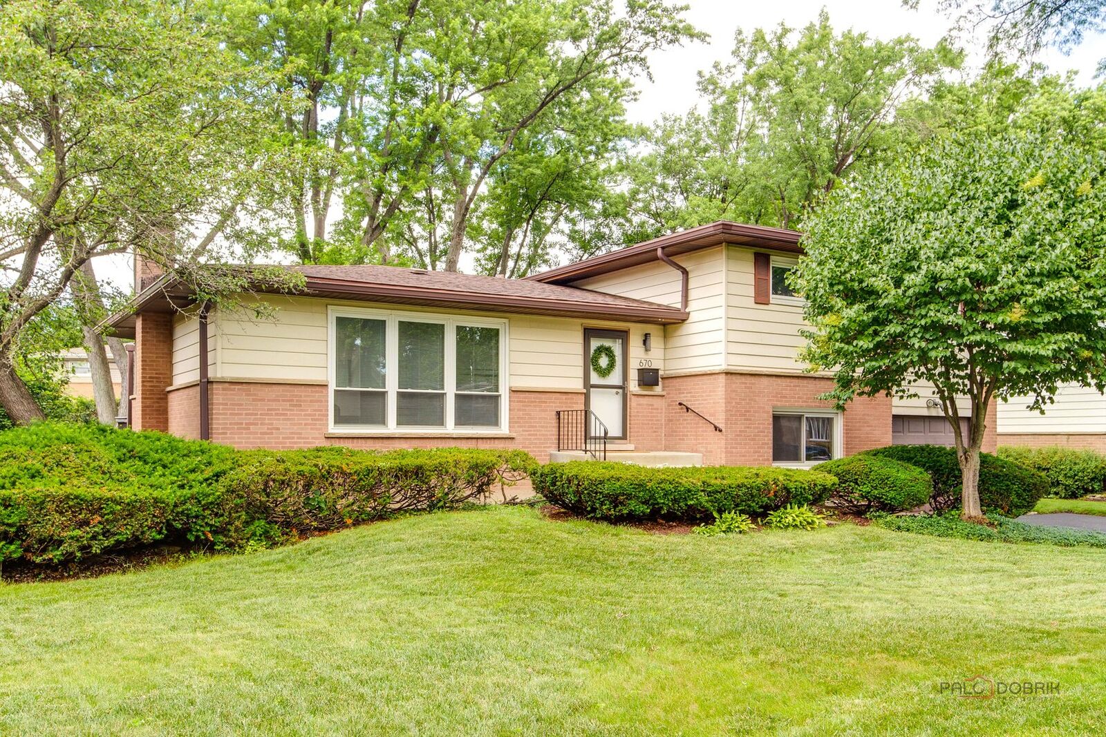 Property Photo: 670 Indian Hill Road IL 60015