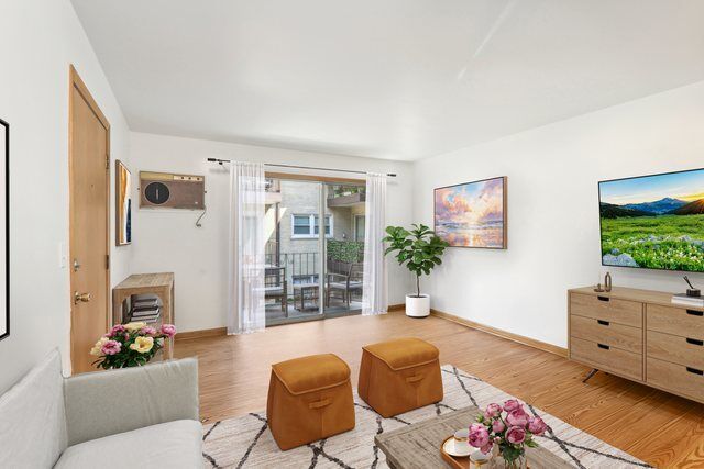 Property Photo: 4235 N Kedvale Avenue 2B IL 60641