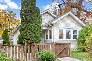 Property Photo: 979 Vine Street IL 60093