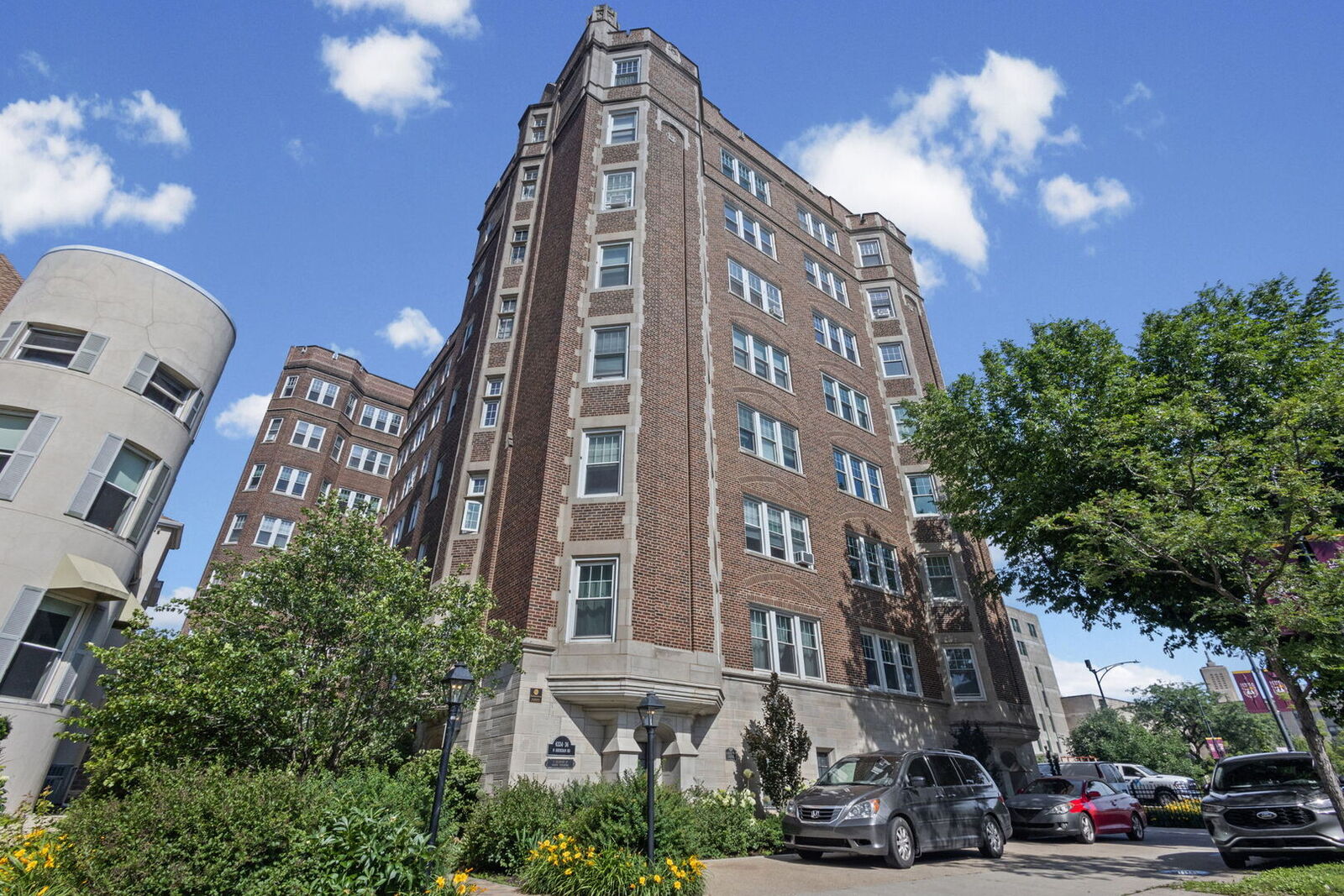 Property Photo:  6334 N Sheridan Road 1E  IL 60660 
