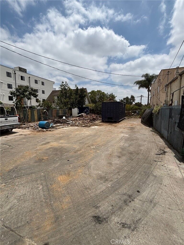 Property Photo: 2429 Folsom Street CA 90033