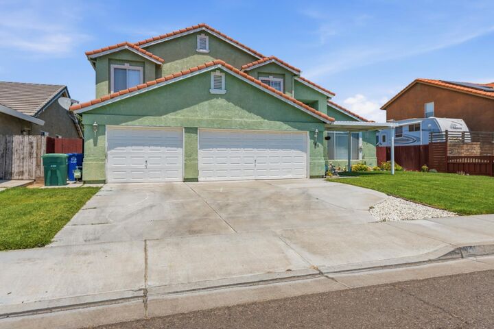 Property Photo:  160 Grenache Court  CA 93635 