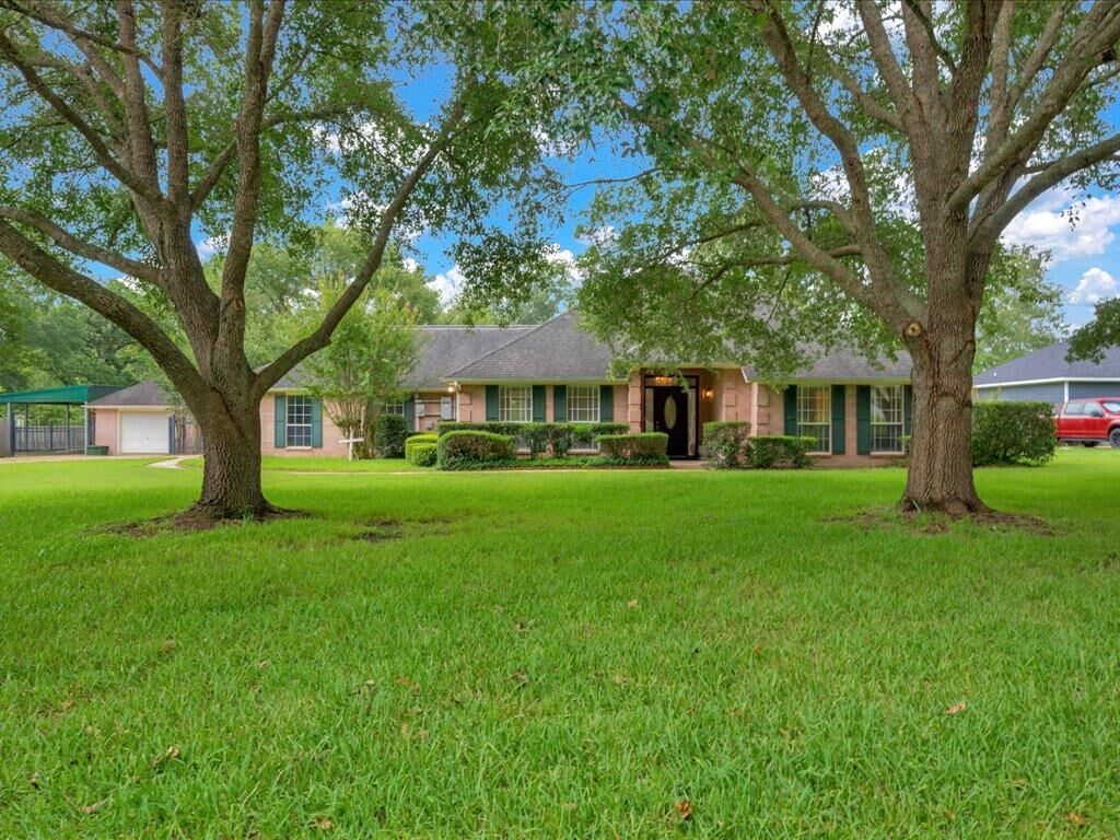 Property Photo: 114 Southern Trace TX 75901