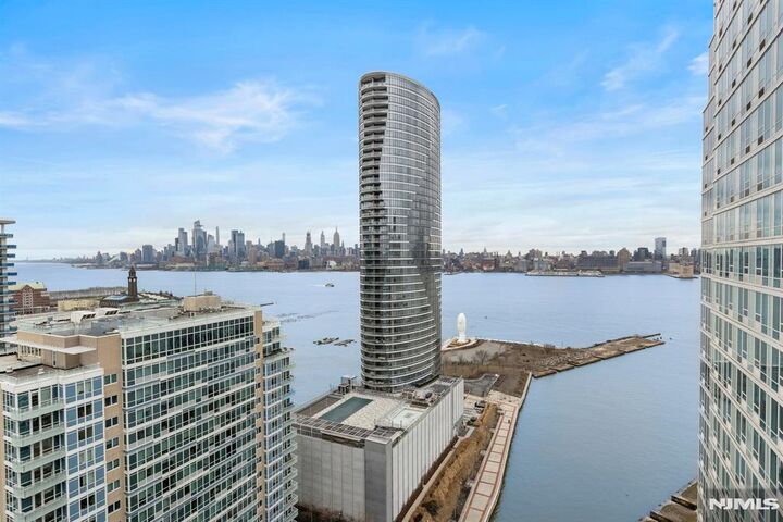 Property Photo:  1 Shore Lane 2707  NJ 07310 